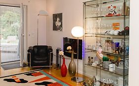 Modernes und gemütliches Designerzimmer